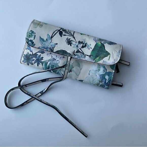 Make up or pencil  floral zipper pouch bag - Picture 1 of 5